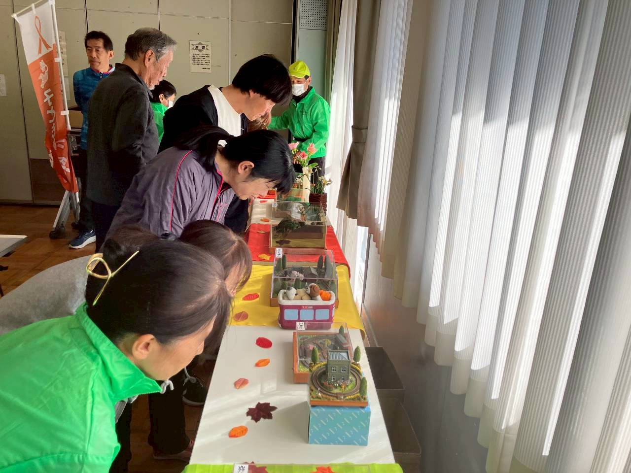 秋の風景で会場演出