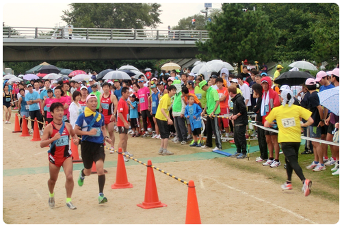 2012年くすのき駅伝のリレー風景