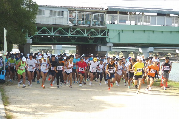 ハーフ2時間走の部のスタート ハーフ2時間走の部のスタート