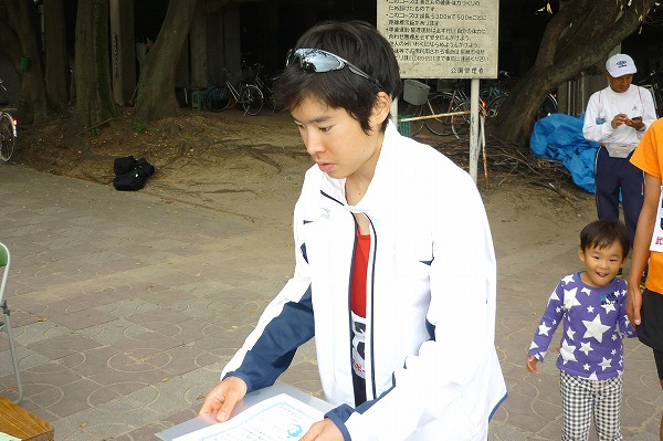 10Km男子優勝の大西一輝さん