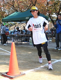 ハーフ女子優勝の芝本弥依さん ハーフ女子優勝の芝本弥依さん