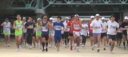 ハーフ・二時間走のスタート ハーフ・二時間走のスタート