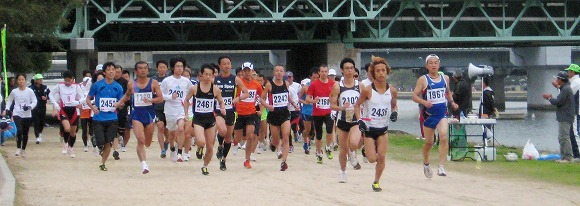 ハーフマラソンのスタート ハーフマラソンのスタート