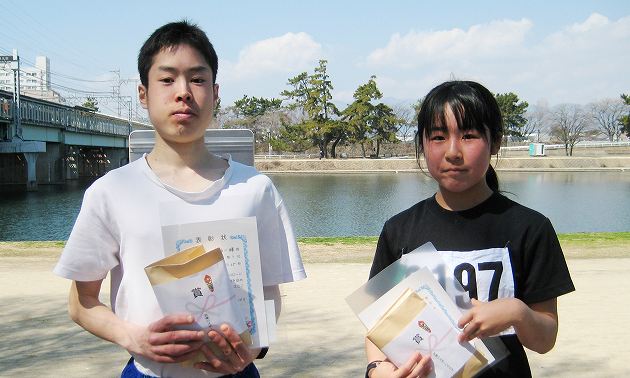 10Kmの部で優勝の大西一輝さんと藤崎麻理香さん 10Kmの部で優勝の大西一輝さんと藤崎麻理香さん