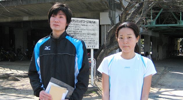 5Kmの部で優勝の平池宏至さんと久野由香理さん 5Kmの部で優勝の平池宏至さんと久野由香理さん