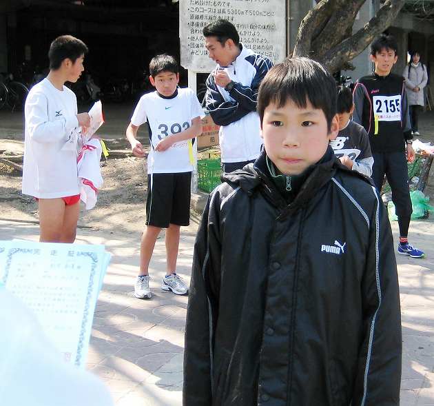 小学生1Kmランニング表彰式・新井和貴君