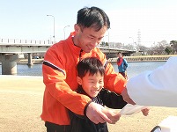 新開亮二さんと息子さん