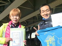 10Kmの部で優勝の伊藤耕二さんと西岡知美