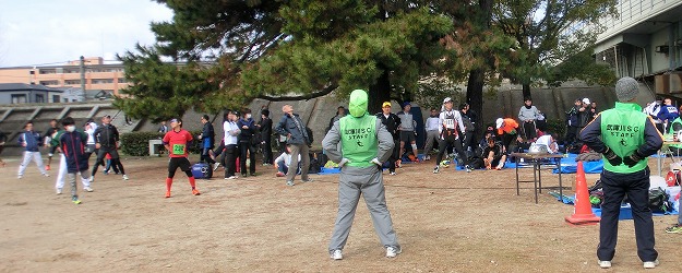 見事な泳ぎのフリスビー・ドッグ 見事な泳ぎのフリスビー・ドッグ