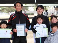 5Kmの部で優勝の鹿乗裕一さんと村上陽子さん