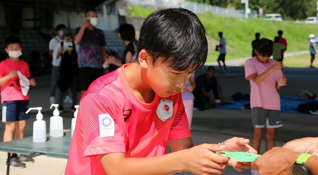 小学生1kmランニングの表彰式 小学生1kmランニングの表彰式