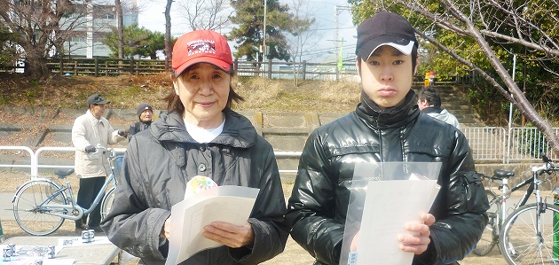 優勝の大西一輝さんと尾田マリ子さん