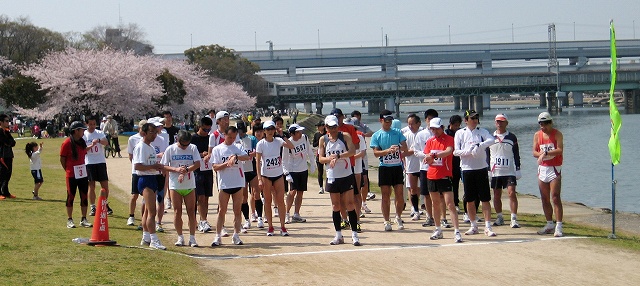 ハーフ2時間走のスタート前風景